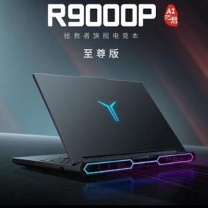 نمای نزدیک از کیبورد TrueStrike 2.0 با نور رنگی