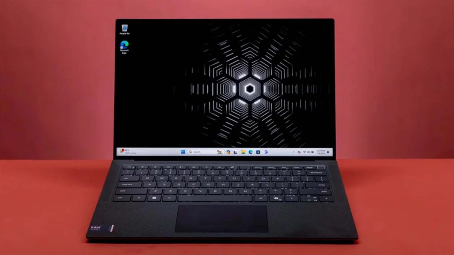 لپ‌تاپ گیمینگ با طراحی خشن و نورپردازی